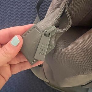 Beis Mini Weekender in gray